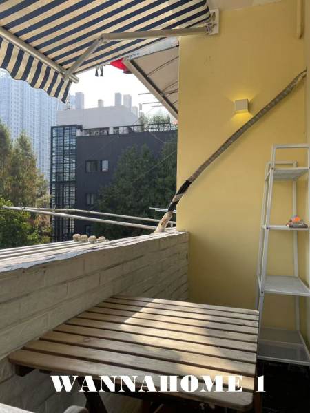 Housing image — Balcony