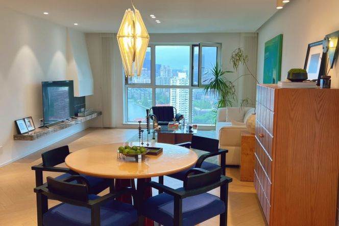 High-Floor Spacious 3BR Apartment near Zhongshan Park with Green View (L2/L3/L4)