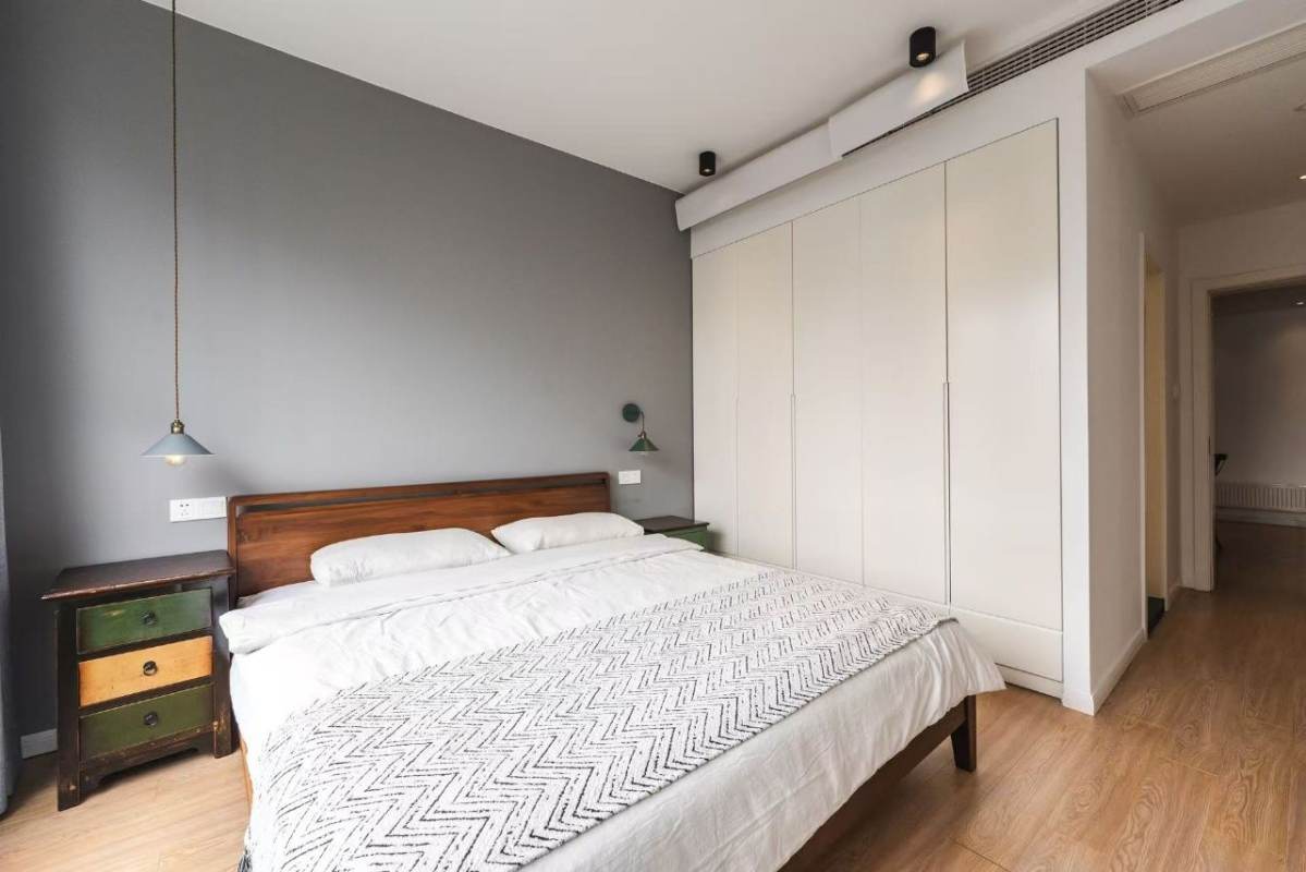 Housing image — Bedroom