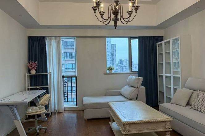 2BR Apartment near Jiangsu Rd Metro