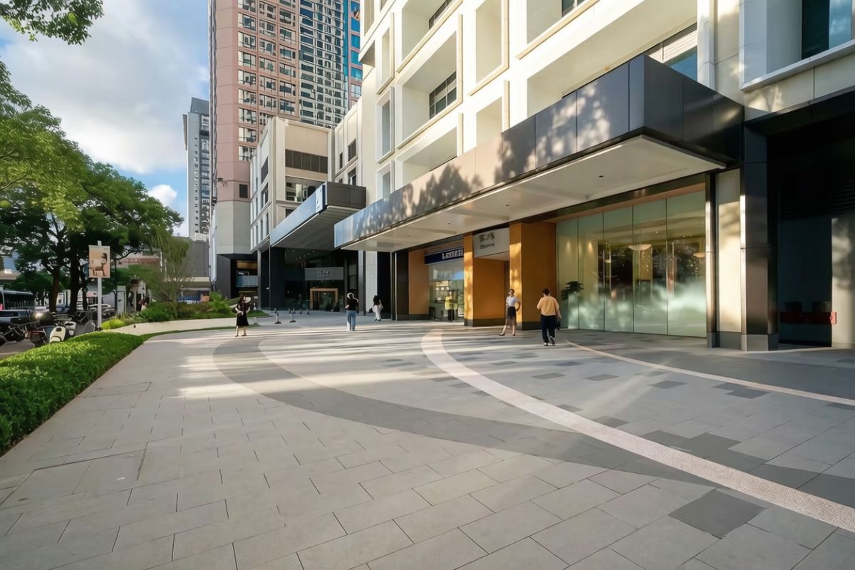 Housing image — Building Exterior