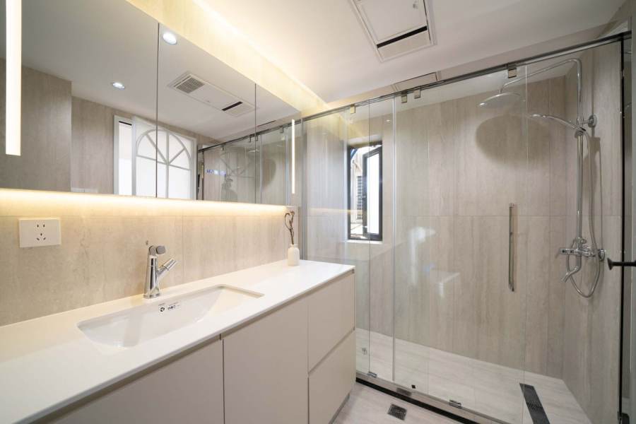 Housing image — Bathroom