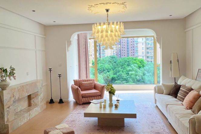 5BR Apartment in Gubei with Green View (L10/L15)