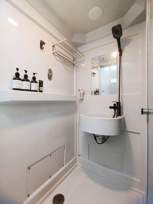 Housing image — Bathroom