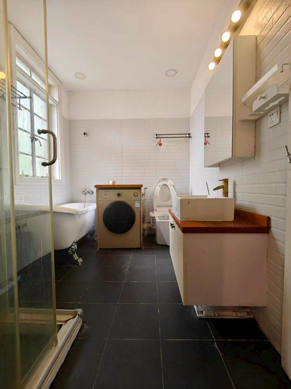 Housing image — Bathroom