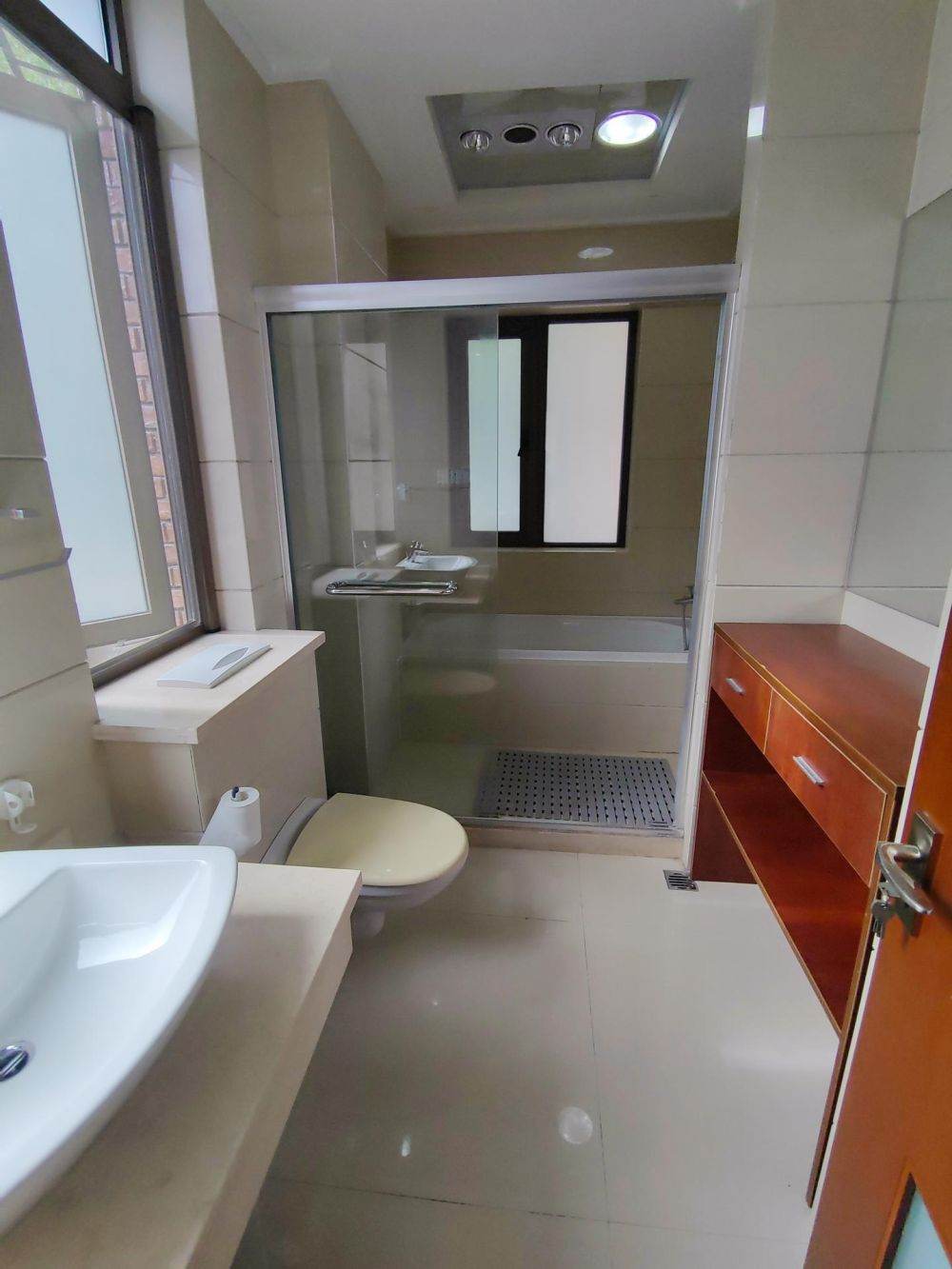 Housing image — Bathroom
