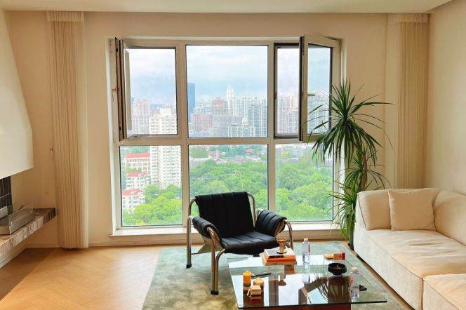 High-Floor Spacious 3BR Apartment near Zhongshan Park with Green View (L2/L3/L4)