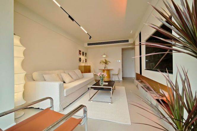 Spacious 1BR Apartment in Jing'an (L2/L7/L14)