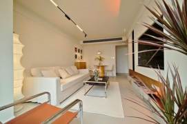 Spacious 1BR Apartment in Jing'an (L2/L7/L14)