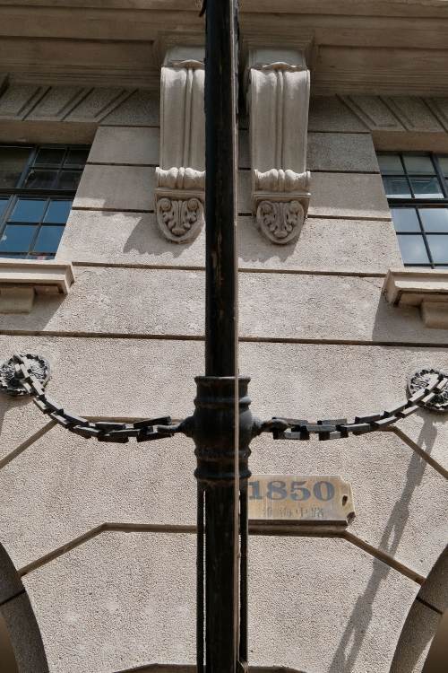 Housing image — Building Exterior