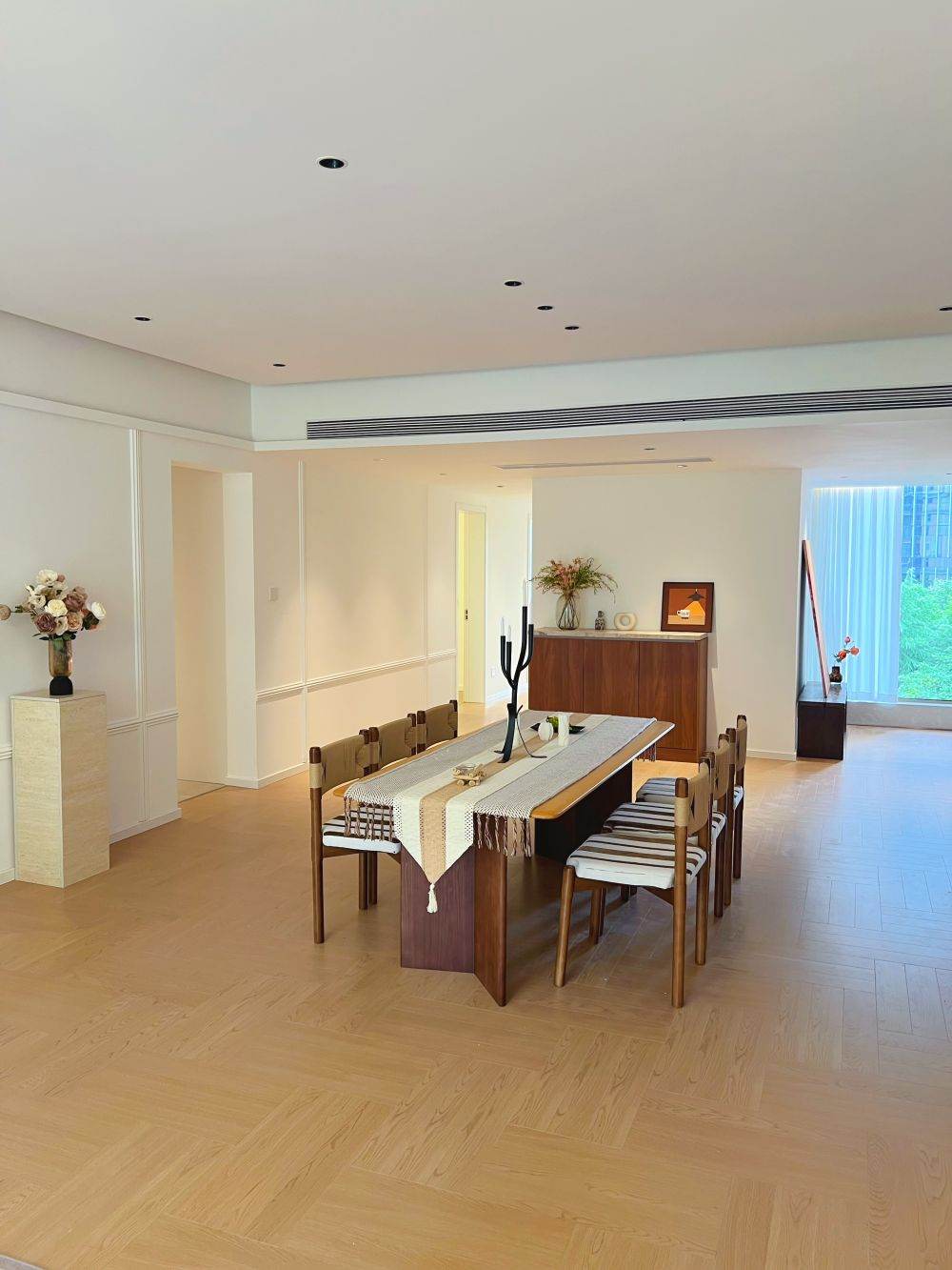 Housing image — Dining Area