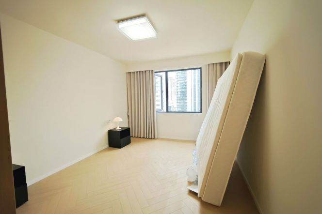Spacious 1BR Apartment in Jing'an (L2/L7/L14)