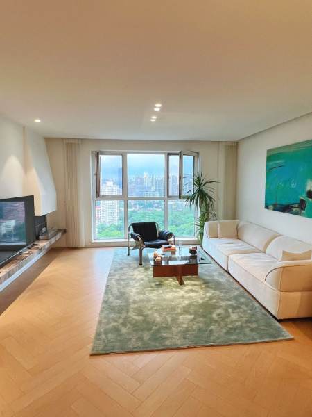 Housing image — Living Room
