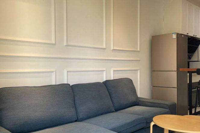 1BR Apartment in Jing'an with Green View (L2/L11)
