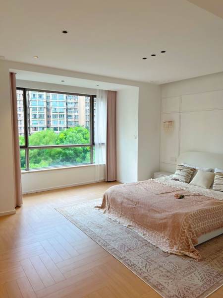 Housing image — Bedroom