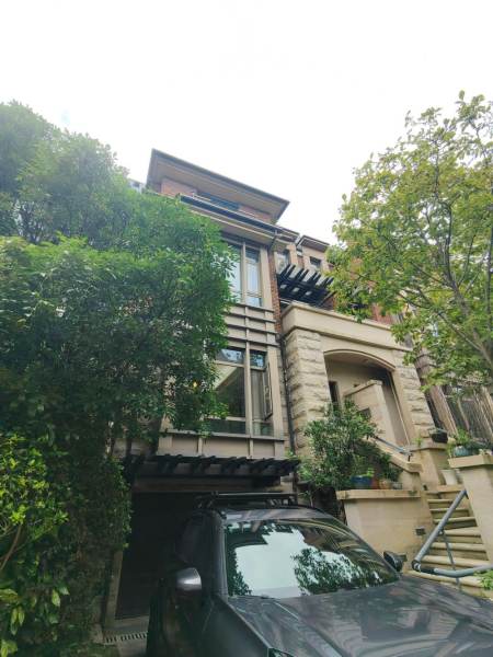 Housing image — Building Exterior