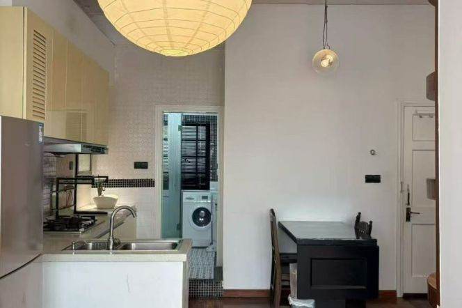 1BR Lane House near IAPM with Terrace (L9/L12)