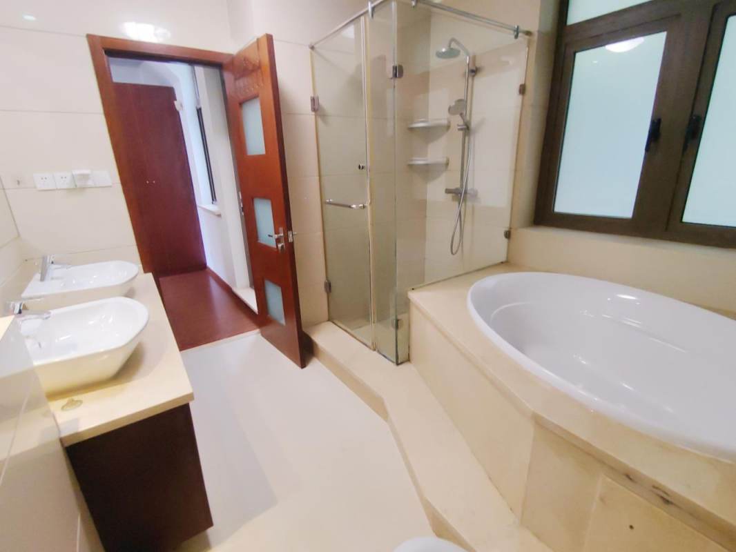 Housing image — Bathroom