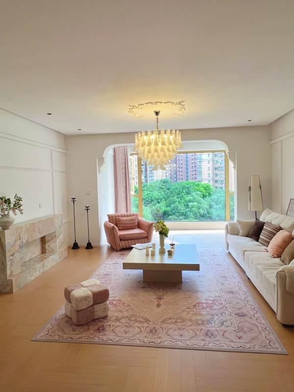 Housing image — Living Room
