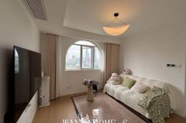 High-Floor 2BR Apartment near Huaihai Lu (L1/L8/L14)