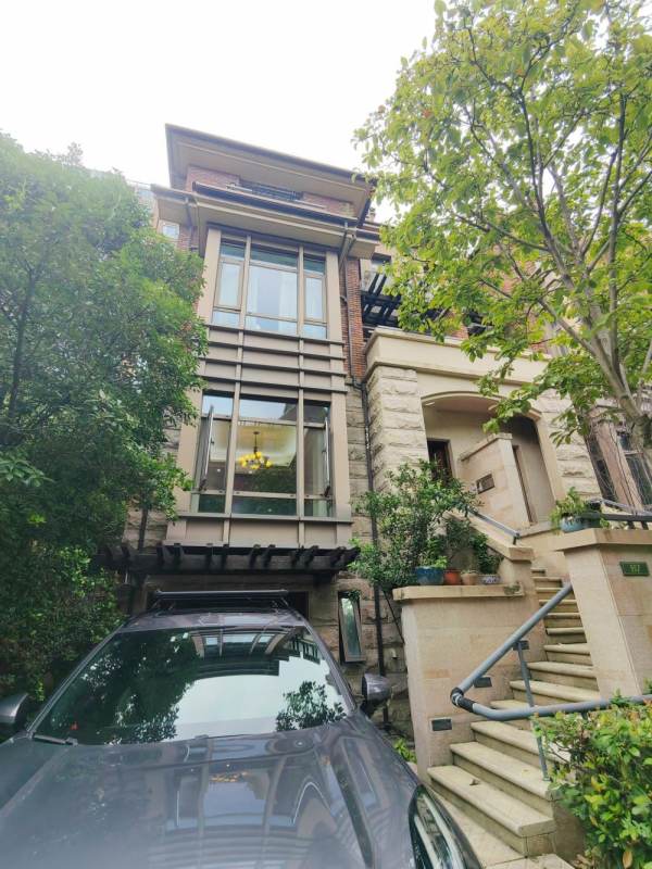 Housing image — Building Exterior