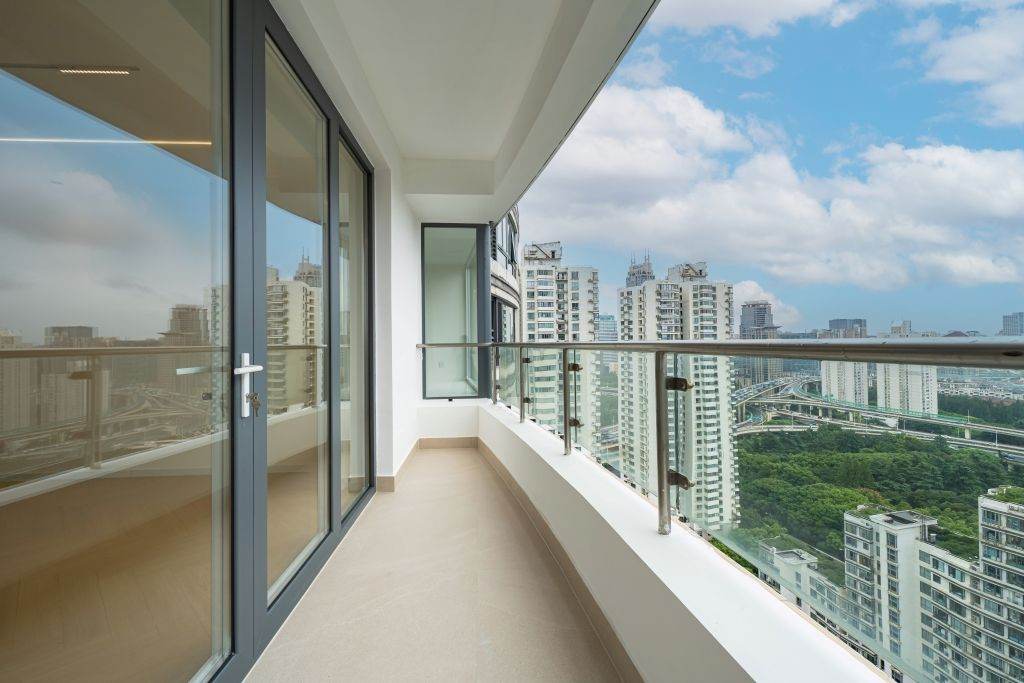Housing image — Balcony