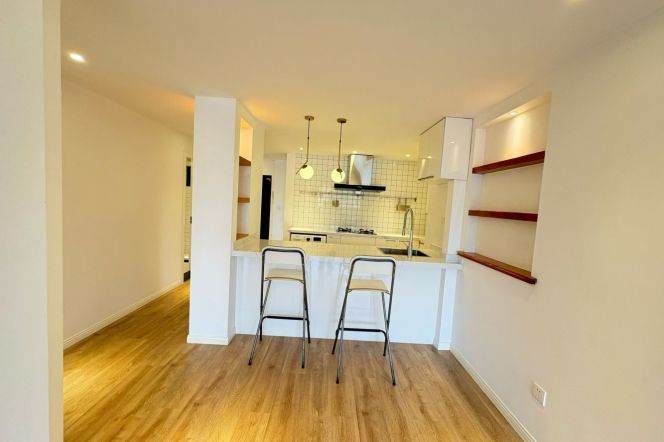 Spacious 2BR Apartment in Old Xuhui (L2/L7/L14)