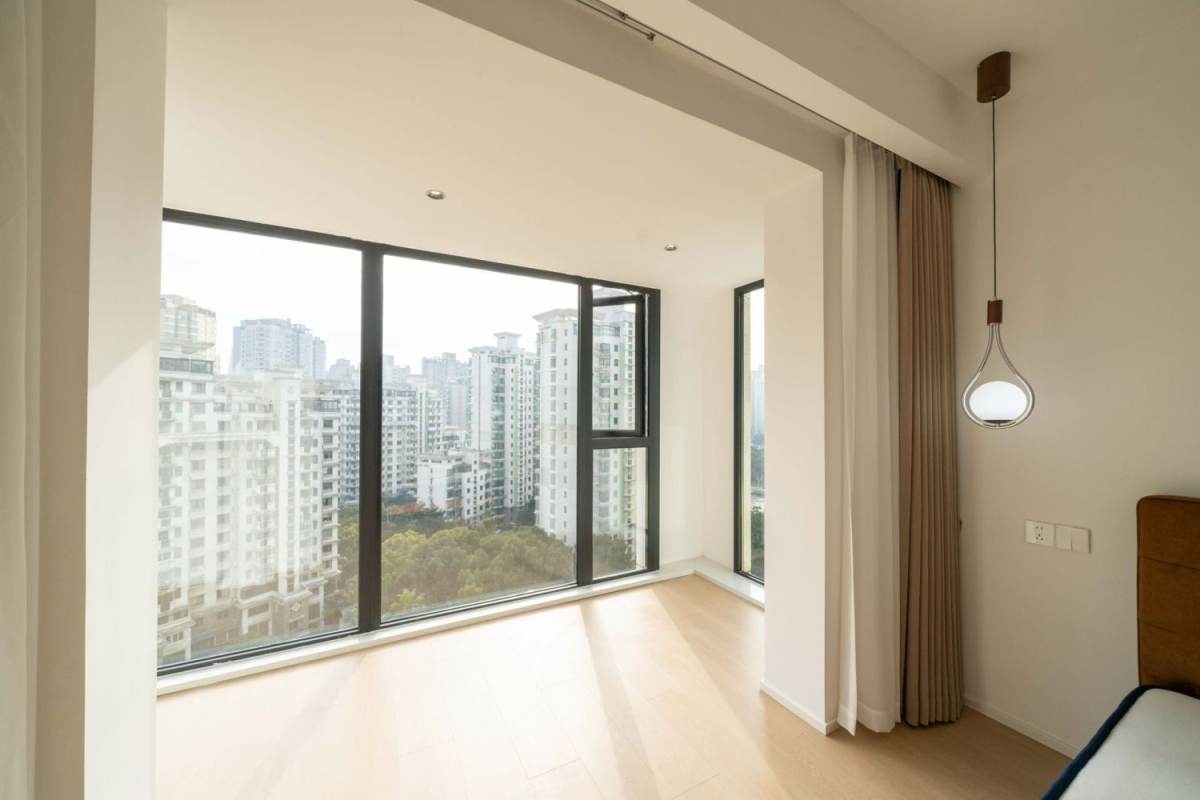 Housing image — Balcony