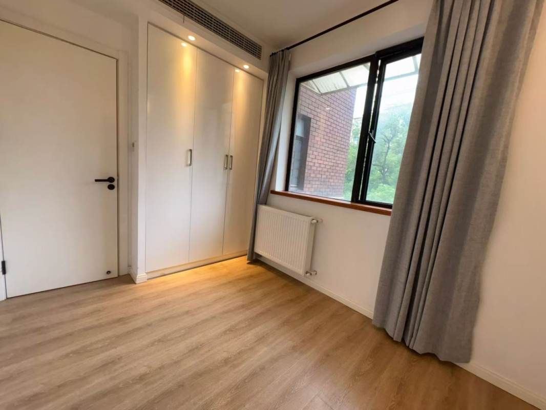 Housing image — Bedroom
