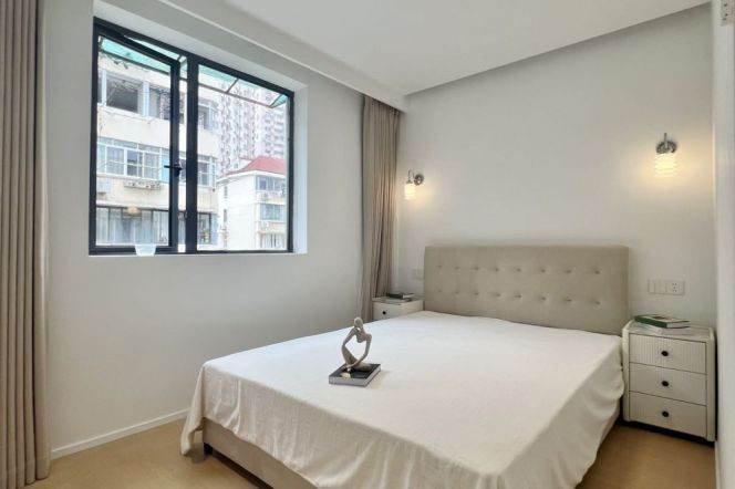 1BR Apartment in Jing'an with Green View (L2/L11)