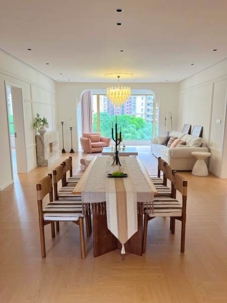 Housing image — Dining Area