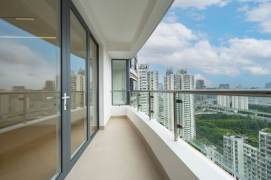 High-Floor 3BR Apartment at Top Of City (L13)
