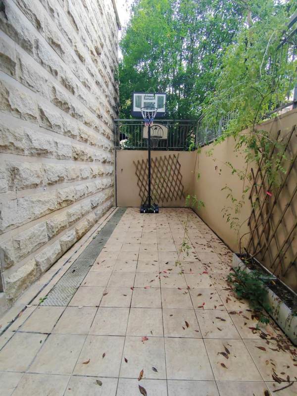 Housing image — Garden