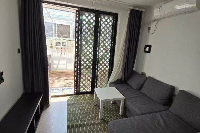 1BR Apartment in Jing'an with Terrace (L2/L11)