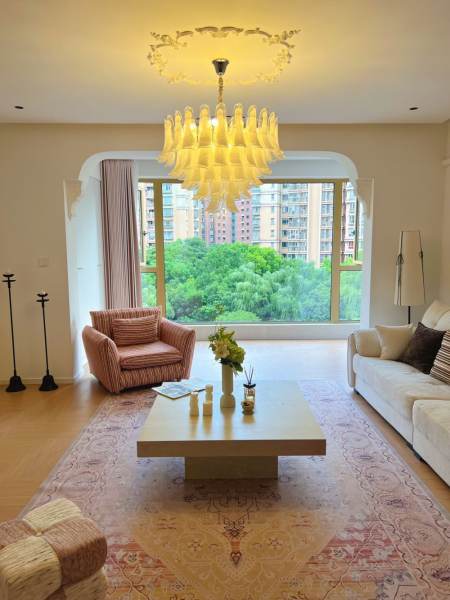 Housing image — Living Room