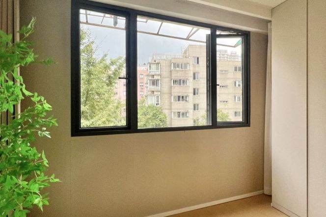 1BR Apartment in Jing'an with Green View (L2/L11)