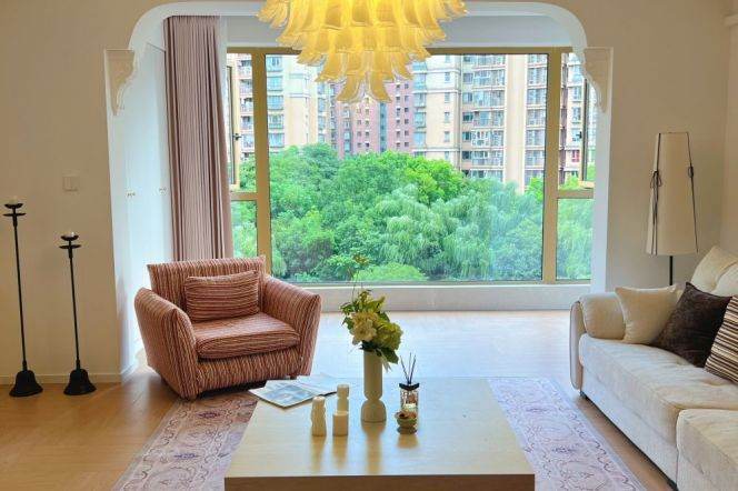 5BR Apartment in Gubei with Green View (L10/L15)