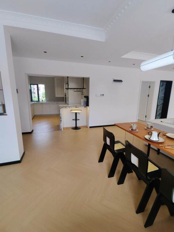 Housing image — Dining Area