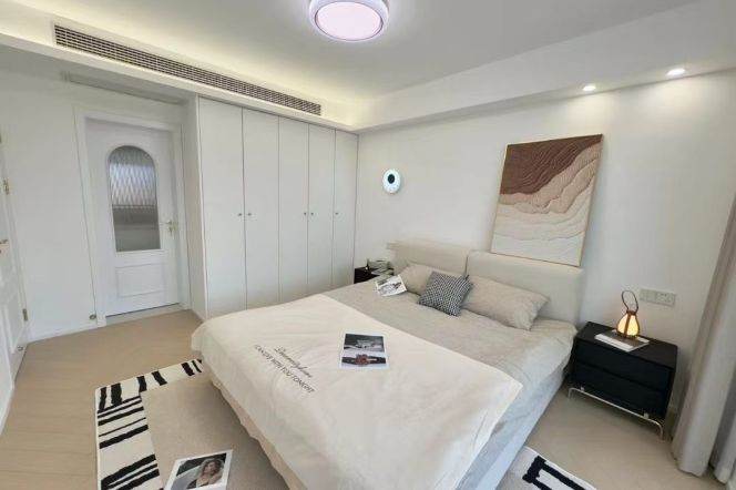 3BR Apartment near Changping Rd Metro with Floor-to-Ceiling Windows (L7/L13)