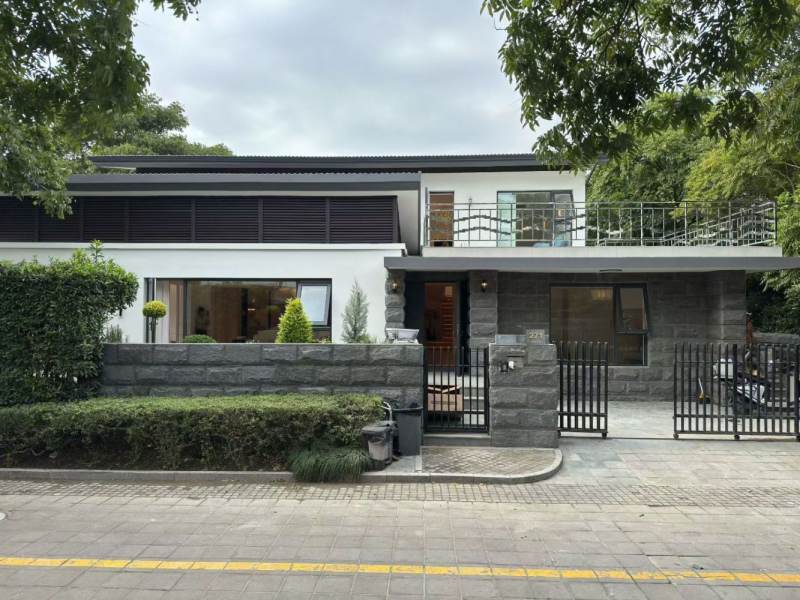 Housing image — Building Exterior
