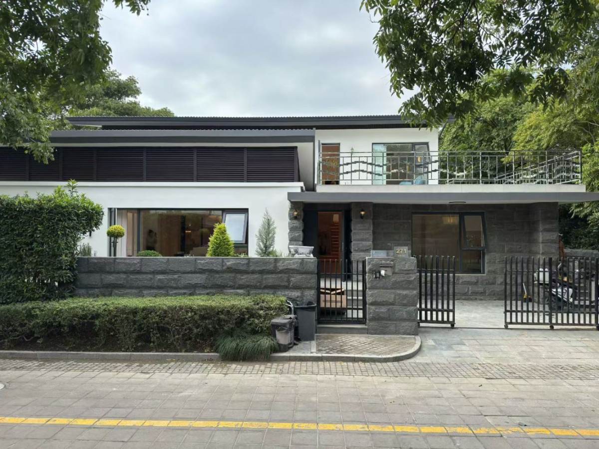 Housing image — Building Exterior