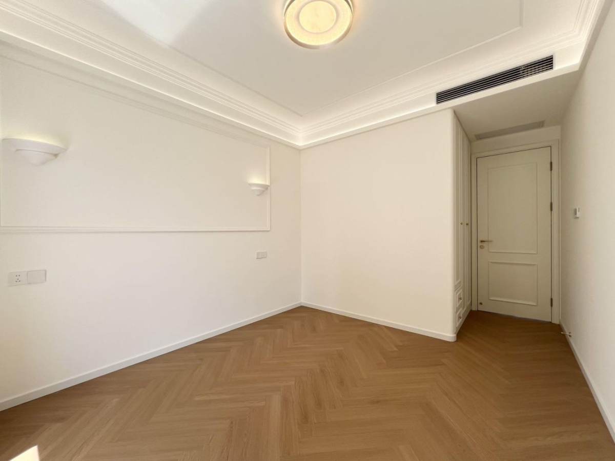 Housing image — Bedroom
