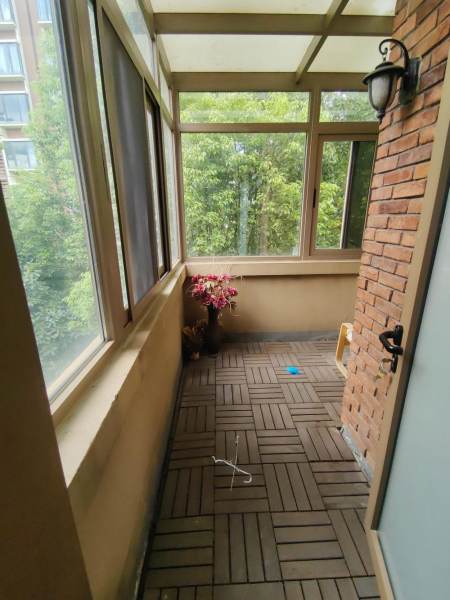 Housing image — Balcony