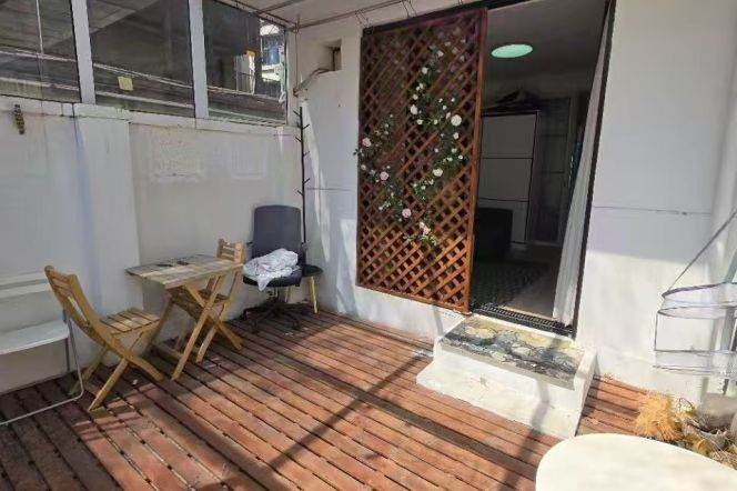 1BR Apartment in Jing'an with Terrace (L2/L11)