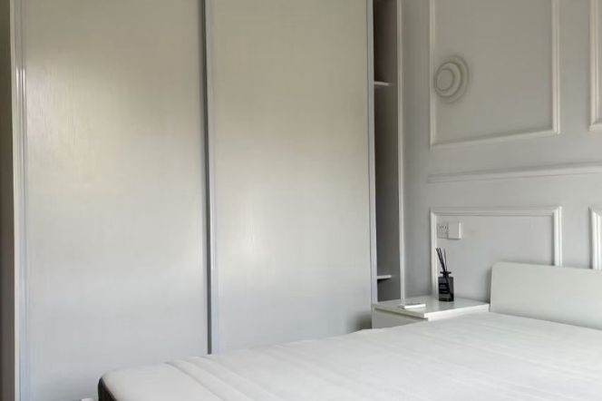 1BR Apartment in Jing'an with Green View (L2/L11)