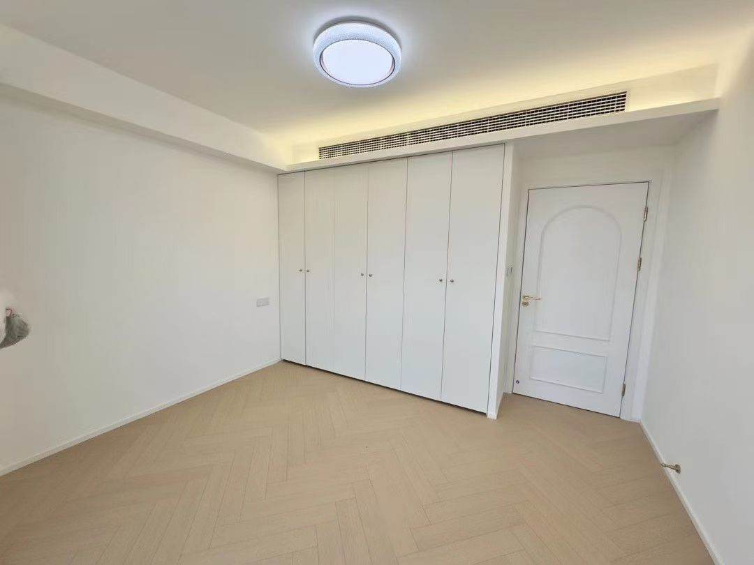 Housing image — Bedroom