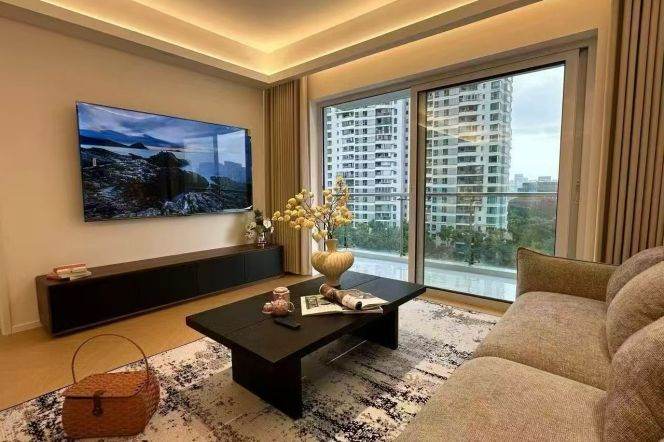 Spacious 2BR Apartment near West Bund (L11)