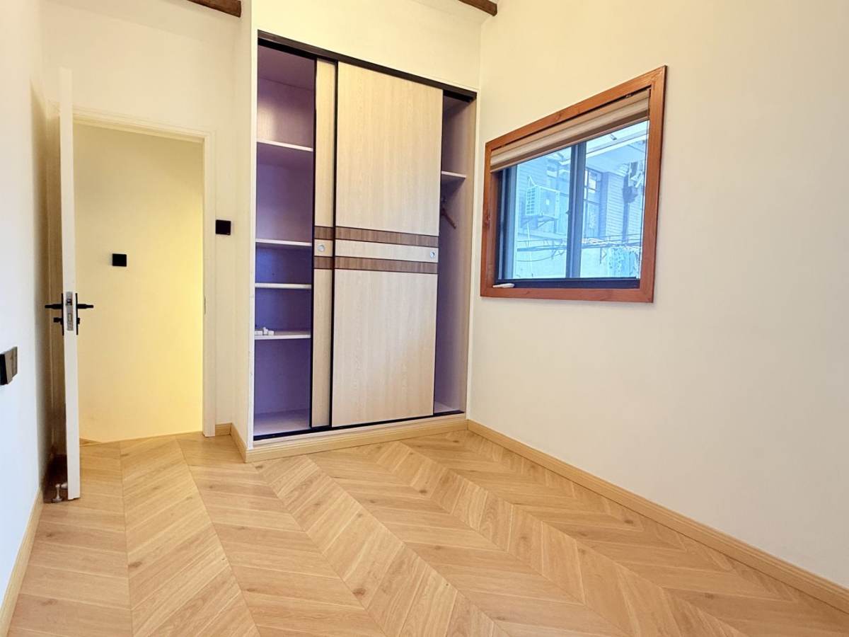 Housing image — Bedroom