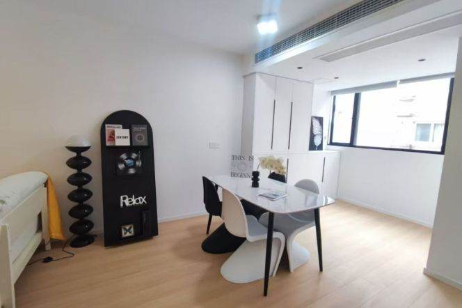 2BR Apartment in Gubei (L15)