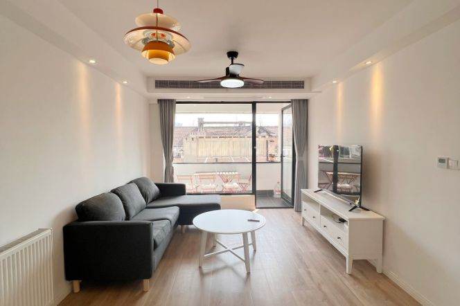 Spacious High-Ceiling 2BR Heritage Apartment in Old Xuhui (L2/L7/L14)